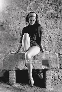 Claudia Cardinale feet photo thumbnail