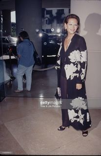 Claudia Cardinale feet photo thumbnail