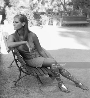 Claudia Cardinale feet photo thumbnail