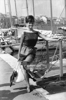 Claudia Cardinale feet photo thumbnail