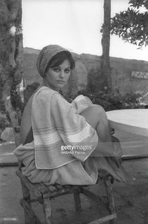 Claudia Cardinale feet photo thumbnail