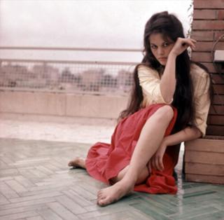 Claudia Cardinale feet photo thumbnail