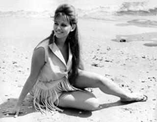 Claudia Cardinale feet photo thumbnail