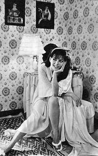 Claudia Cardinale feet photo thumbnail