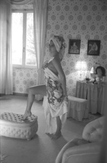 Claudia Cardinale feet photo thumbnail
