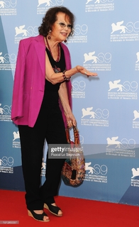 Claudia Cardinale feet photo thumbnail