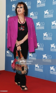 Claudia Cardinale feet photo thumbnail