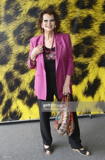 Claudia Cardinale feet photo thumbnail