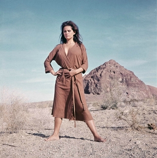 Claudia Cardinale feet photo thumbnail