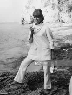 Claudia Cardinale feet photo thumbnail