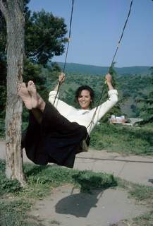 Claudia Cardinale feet photo thumbnail