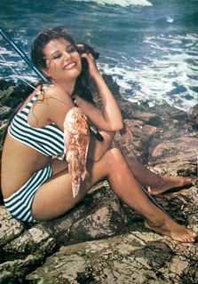 Claudia Cardinale feet photo thumbnail