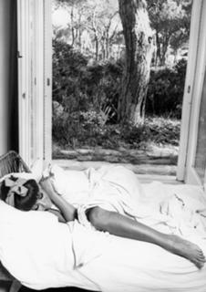 Claudia Cardinale feet photo thumbnail