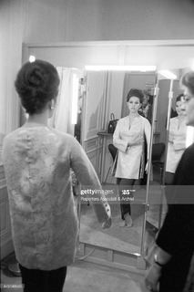 Claudia Cardinale feet photo thumbnail