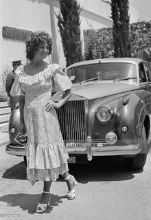 Claudia Cardinale feet photo thumbnail