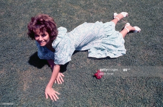 Claudia Cardinale feet photo thumbnail