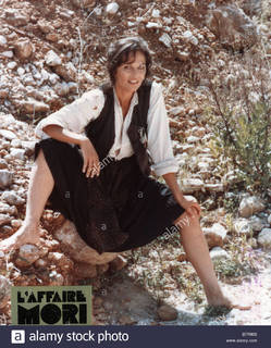 Claudia Cardinale feet photo thumbnail