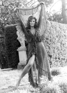 Claudia Cardinale feet photo thumbnail