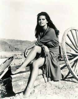 Claudia Cardinale feet photo thumbnail
