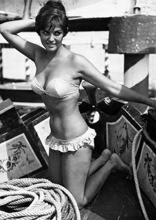 Claudia Cardinale feet photo thumbnail