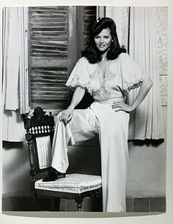 Claudia Cardinale feet photo thumbnail
