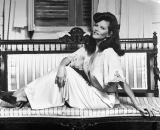 Claudia Cardinale feet photo thumbnail