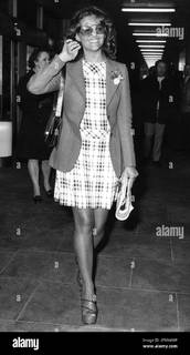 Claudia Cardinale feet photo thumbnail