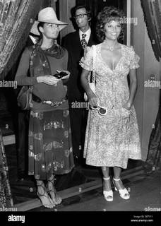 Claudia Cardinale feet photo thumbnail