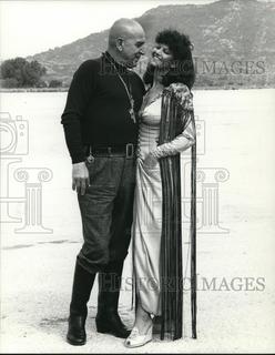 Claudia Cardinale feet photo thumbnail