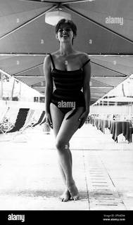 Claudia Cardinale feet photo thumbnail
