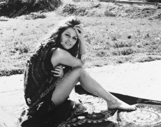 Claudia Cardinale feet photo thumbnail