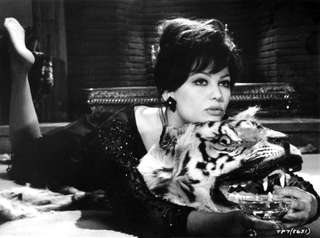Claudia Cardinale feet photo thumbnail