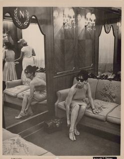 Claudia Cardinale feet photo thumbnail