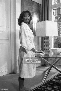 Claudia Cardinale feet photo thumbnail