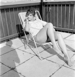 Claudia Cardinale feet photo thumbnail