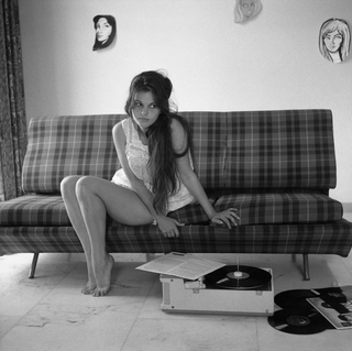 Claudia Cardinale feet photo thumbnail
