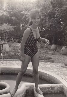 Claudia Cardinale feet photo thumbnail