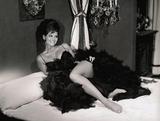 Claudia Cardinale feet photo thumbnail