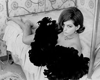 Claudia Cardinale feet photo thumbnail