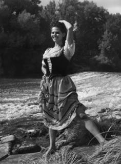 Claudia Cardinale feet photo thumbnail
