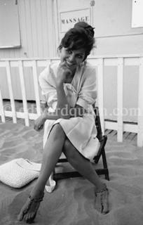 Claudia Cardinale feet photo thumbnail