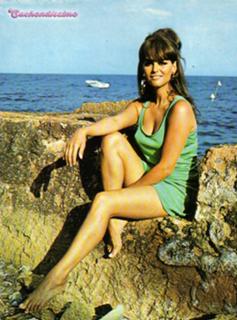 Claudia Cardinale feet photo thumbnail
