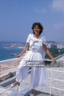 Claudia Cardinale feet photo 1