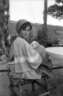 Claudia Cardinale feet photo thumbnail