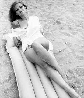Claudia Cardinale feet photo thumbnail