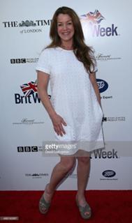 Claudia Christian feet photo 10