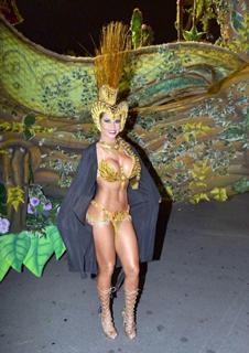 Claudia Colucci feet photo 4