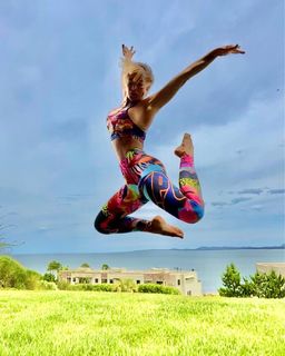 Claudia Fernandez feet photo 7