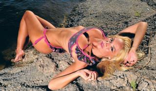 Claudia Fernandez feet photo 1
