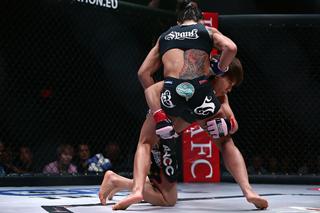 Claudia Gadelha feet photo thumbnail